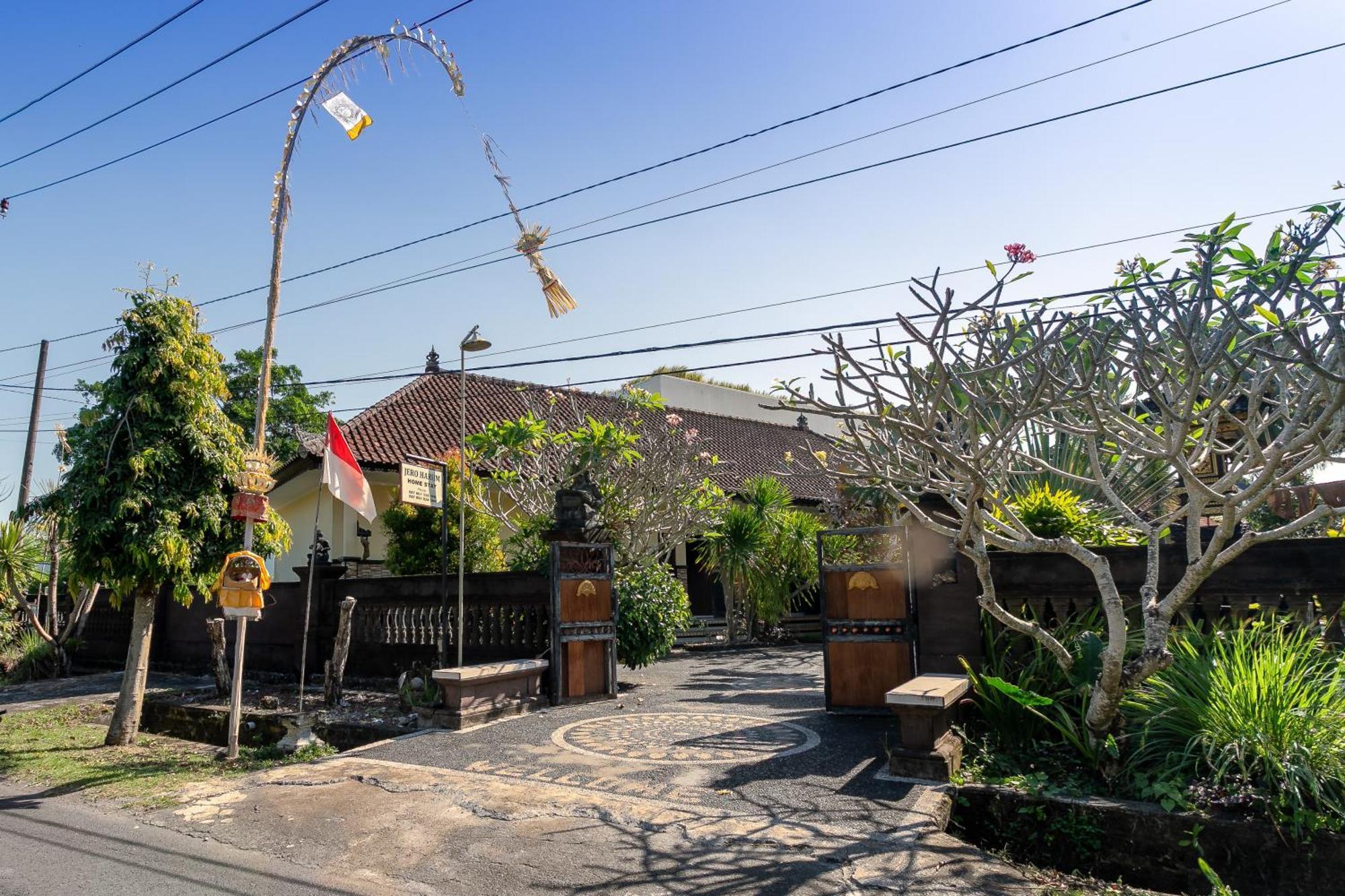 Jero Harum Homestay Krambitan Exterior photo